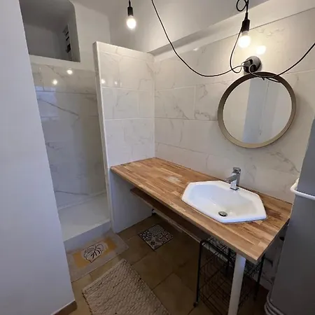 Moderne Balcon 5min De La Gare Et Parking A Proximite * تولون
